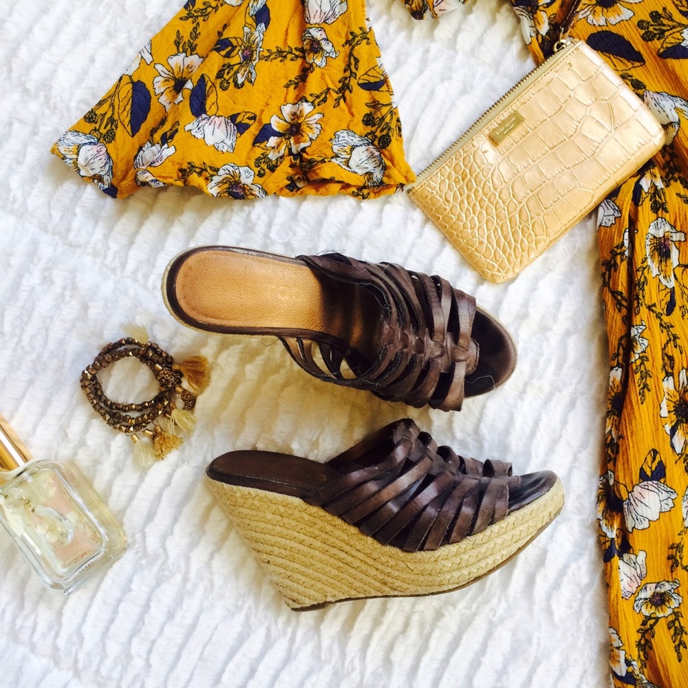 Me Too Strappy Wedge Sandals Brown Espadrille Size 7.5 - Picture 2 of 7